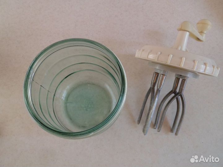 Банки, ступка, пресс -соковыжималка, миксер