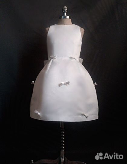 Нарядное платье с бантиками