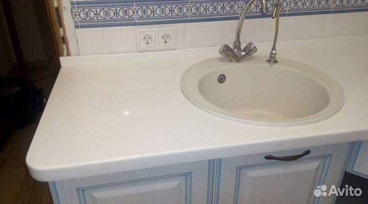 Столешница для ванной из искуственного камня