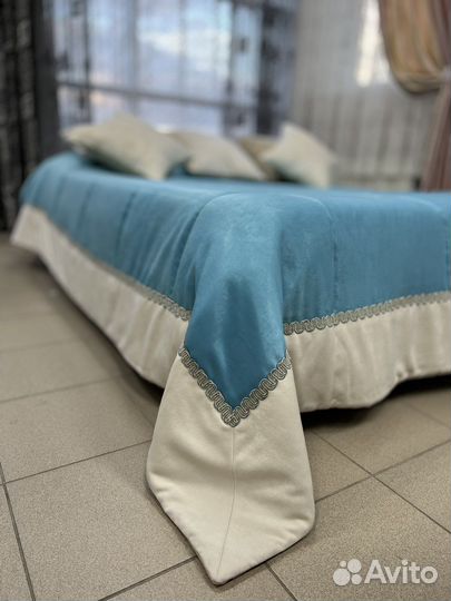 Покрывало для спальни «Бирюза / молоко»