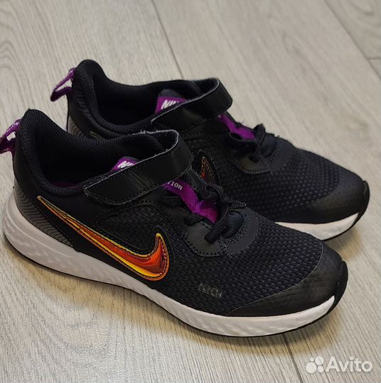 Кроссовки для девочки