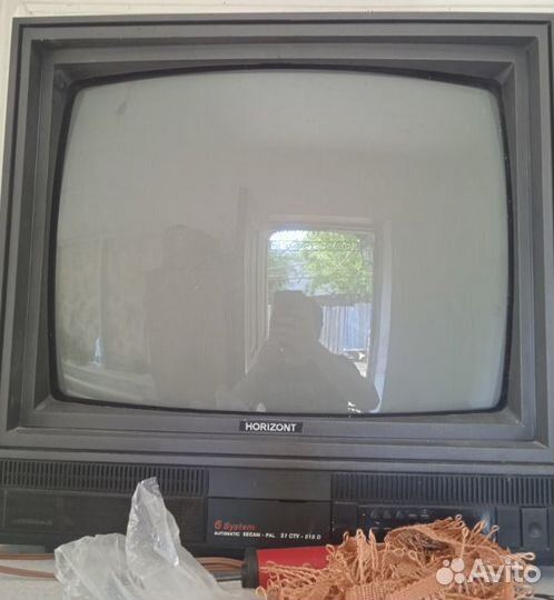 Отдам два телевизора на запчасти