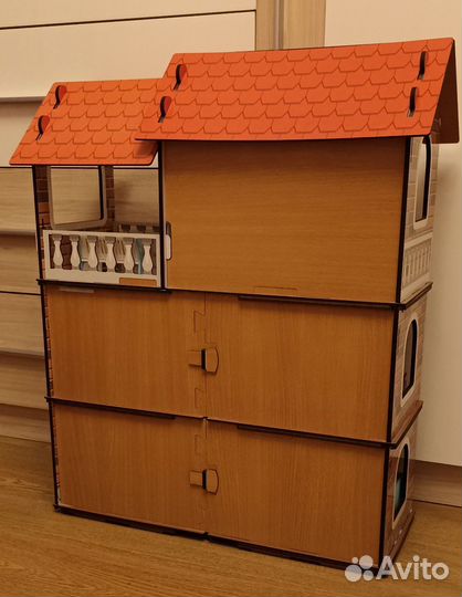 Кукольный домик с мебелью