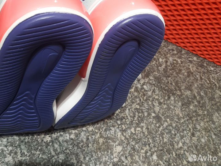 Кроссовки Nike размер 39