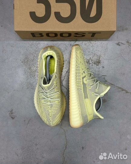 Кроссовки adidas yeezy boost 350 V2