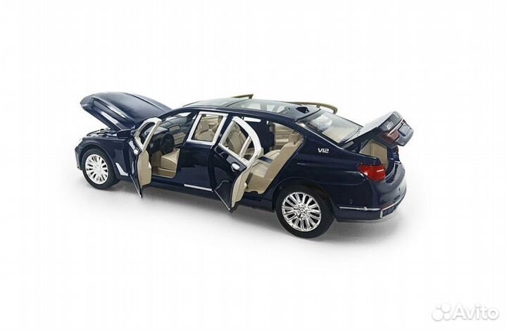 Машина BMW 760LI 1:24 металлическая модель