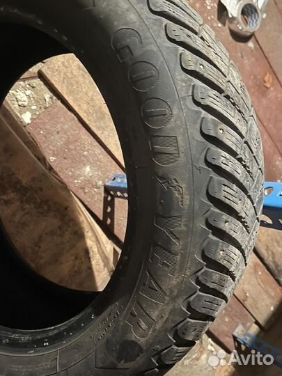 Goodyear UltraGrip 235/55 R17 103B