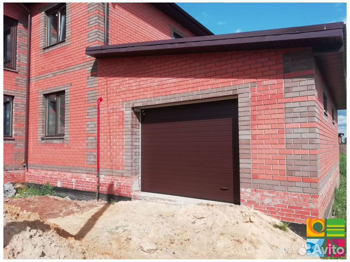 Секционные ворота для гаража alutech