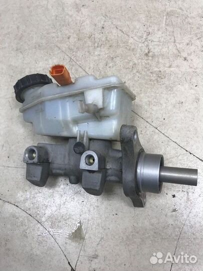 Главный тормозной цилиндр Nissan Almera