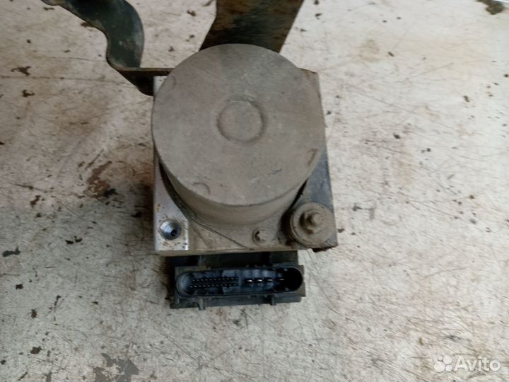 Блок ABS Hyundai Elantra 4