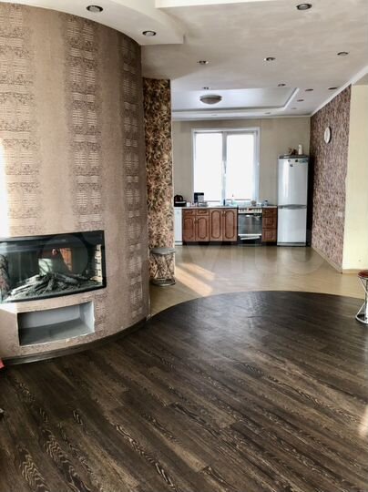 Дом 238 м² на участке 4,5 сот.