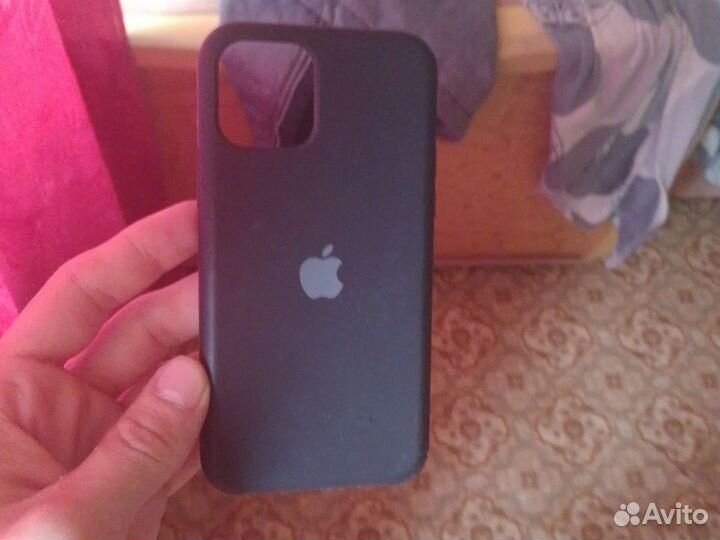 Чехол на iPhone 11