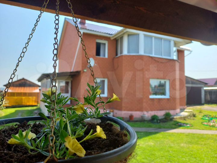 Коттедж 190 м² на участке 15 сот.