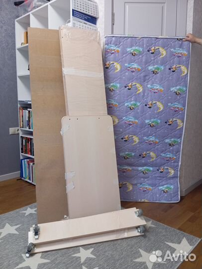 Детская кровать+матрас+наматрасник