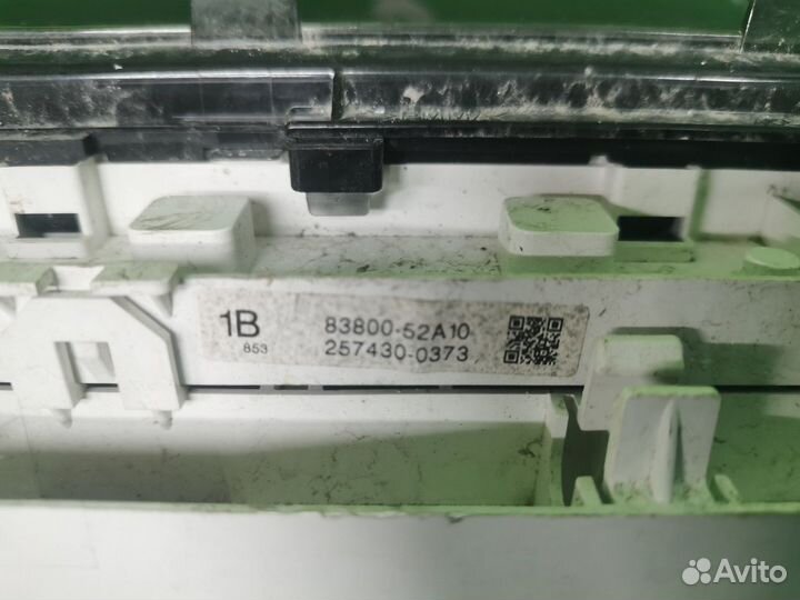 Панель приборов Toyota Vitz