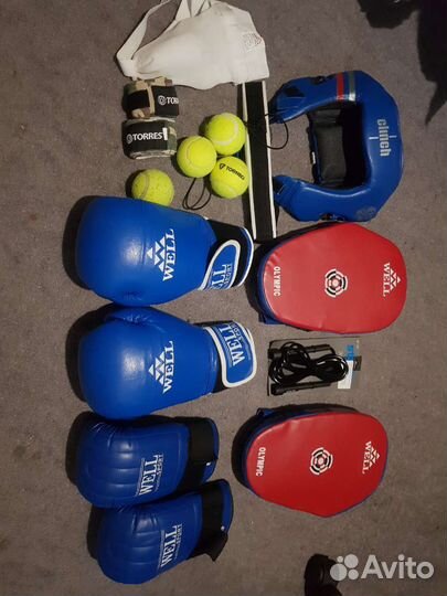 Боксерские перчатки