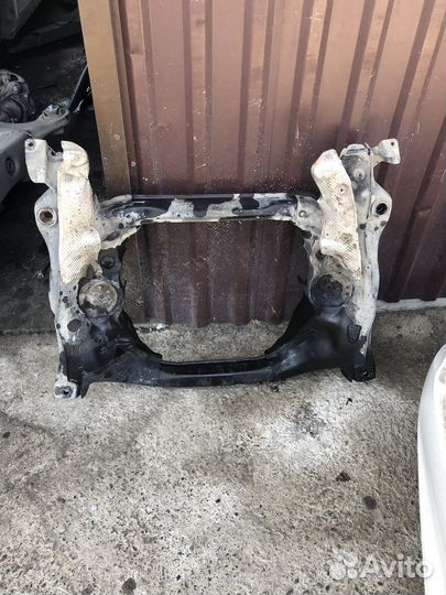 Подрамник Mercedes CL c216 w216 S w221