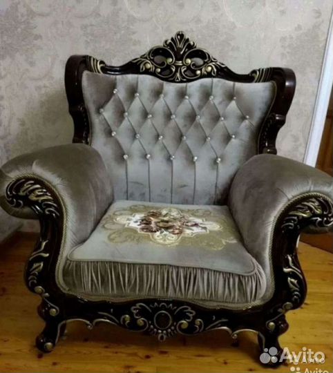 Продаю новый Хол с креслами Фараон раскладной