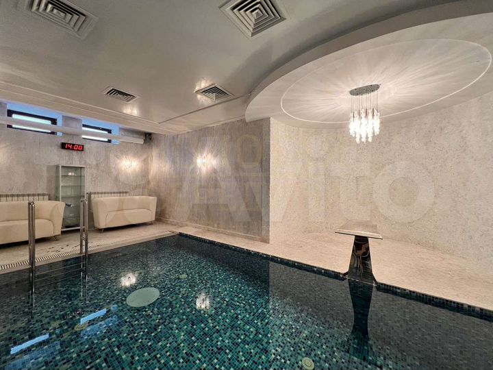 Дом 750 м² на участке 30 сот.