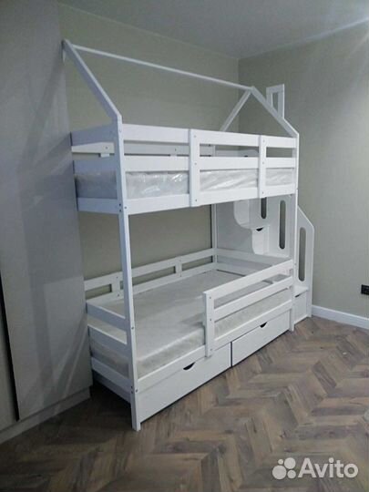 Кровать двухьярусная с лестницей-комодом «Classic»