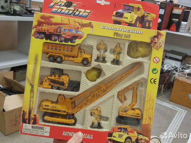 Игрушечный конструктор машинки