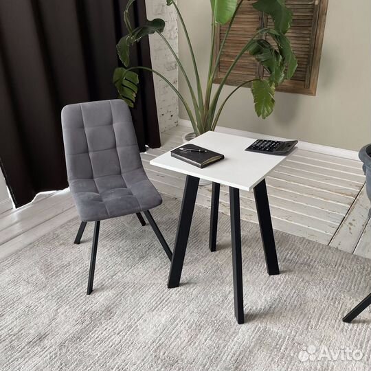 Письменный стол Ник 50*50 см. Черные ножки