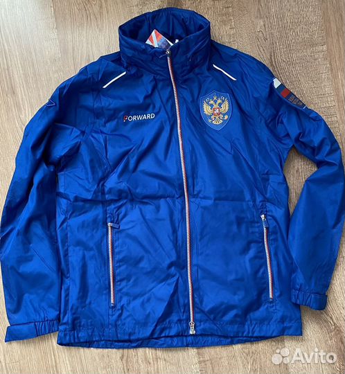 Костюм спортивный парадный женский