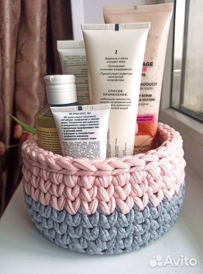 Вязаная корзина для интерьера и хранения вещей