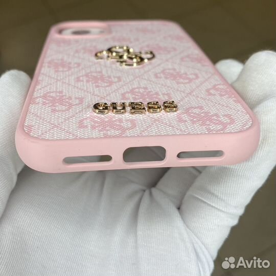 Чехол на iPhone 11 guess розовый