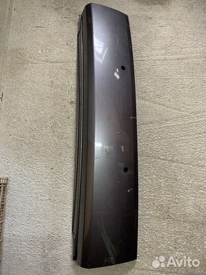 Накладка двери багажника Mitsubishi Outlander XL