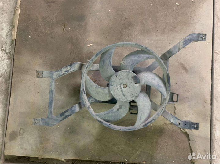 Вентилятор охлаждения Лада Ларгус