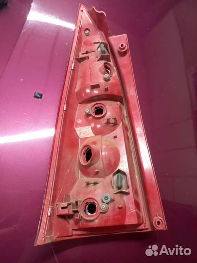 Фонарь задний правый mazda Premacy 22061961