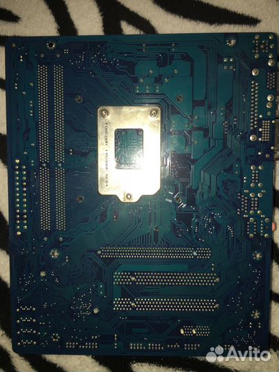 Материнская плата с процессором и памятью