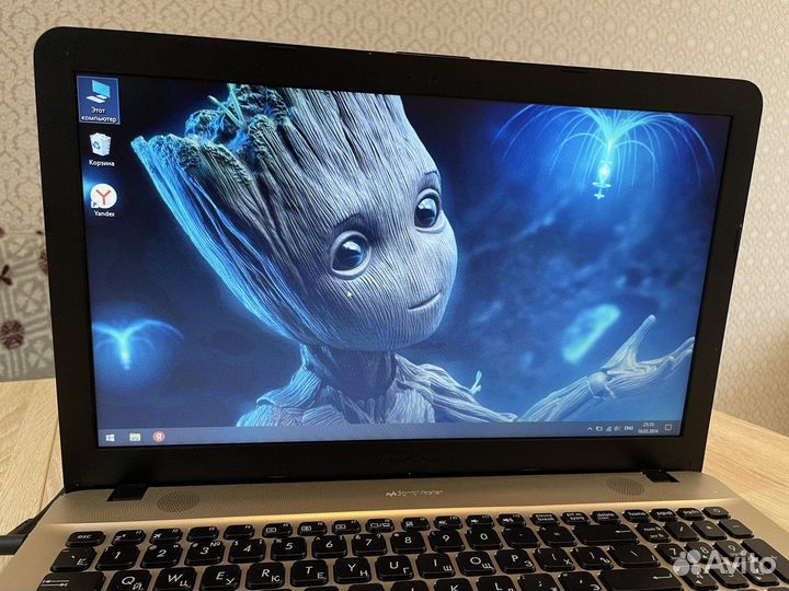 В идеале ноутбук asus на SSD-диске/4ядра