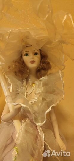 Кукла фарфоровая светильник