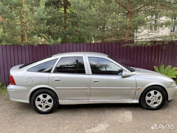 Opel Vectra 1.8 МТ, 2000, 200 000 км