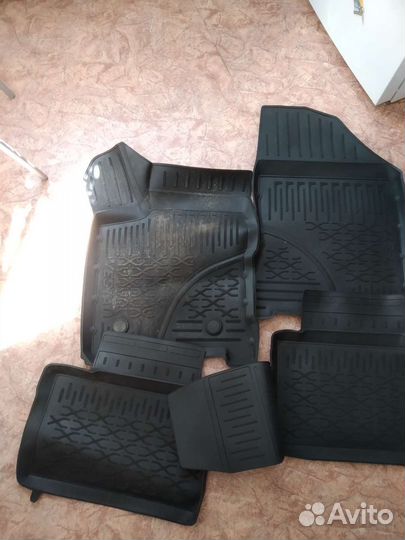 Автомобильные коврики резиновые