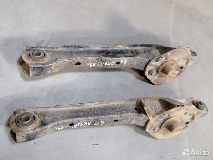 Задний продольный рычаг Toyota Lite Ace 1989