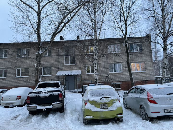 Комната 14 м² в 4-к., 1/2 эт.