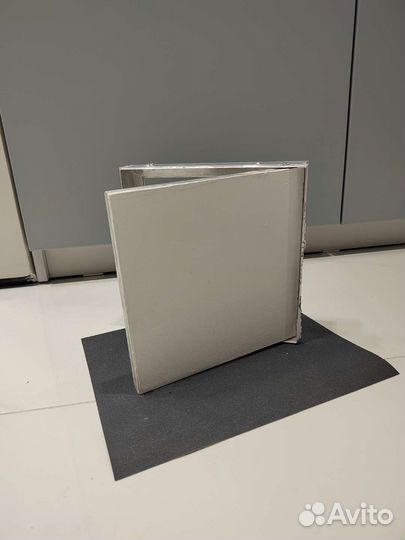 Люк скрытого монтажа 20х20