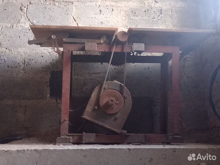 Деревообрабатывающий станок