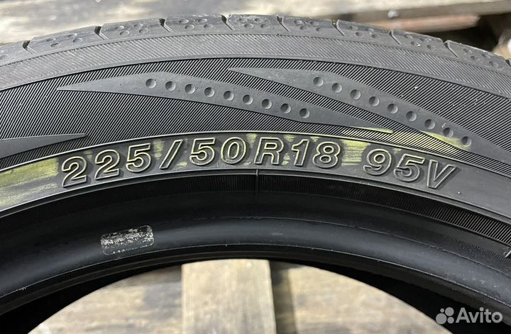 Yokohama BlueEarth RV02 225/50 R18