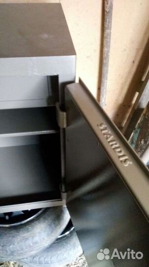 Сейф металлический