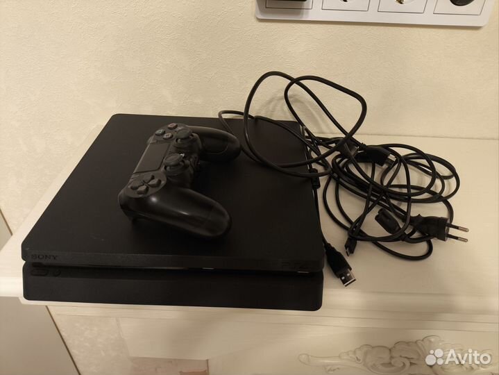 Sony Playstation 4 Slim (PS4Slim)