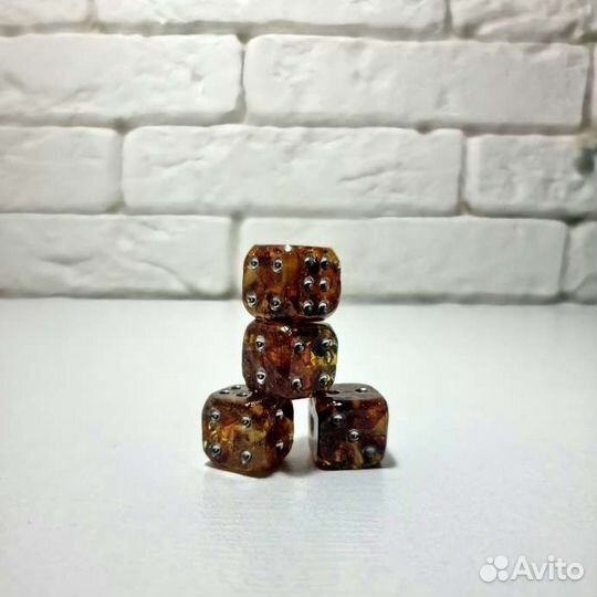 Янтарные кубики и со смолой ручной работы
