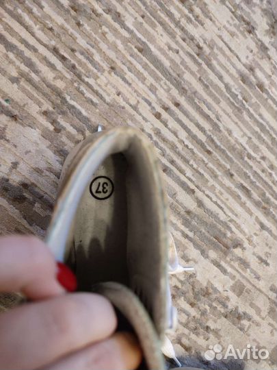 Коньки фигурные 37 размер