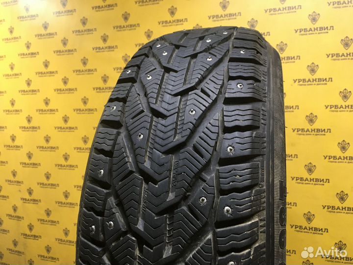 Kormoran Stud 2 215/55 R17 98T