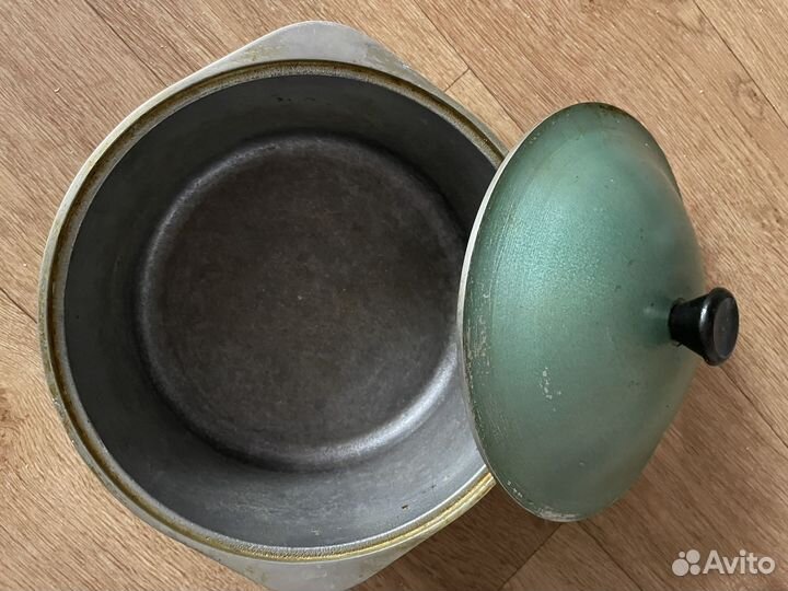 Кастрюля чугунная СССР
