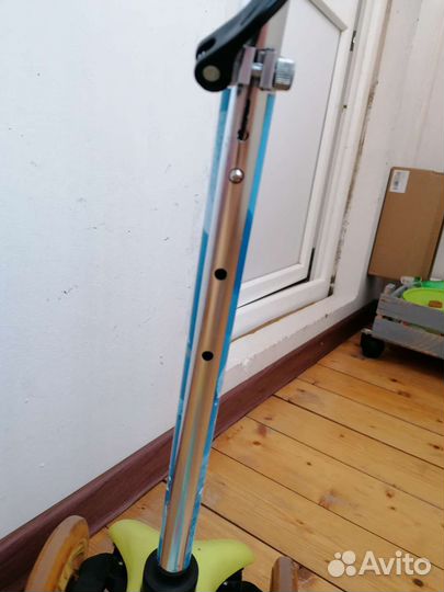 Продаю трёхколёсный самокат для детей 2-6 лет