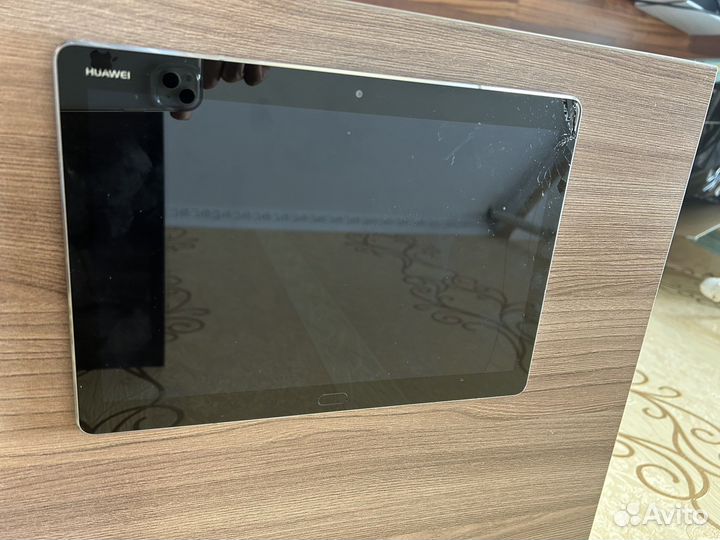 Планшет huawei mediaPad M3 Lite 10 на запчасти